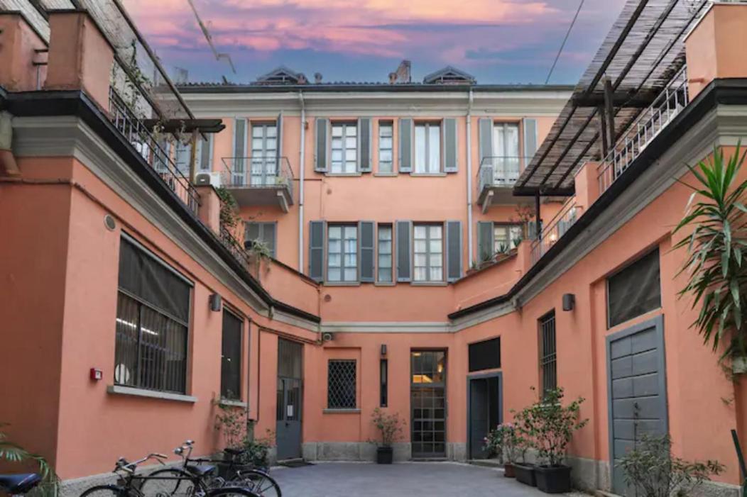 Charming San Babila Apt. มิลาน ภายนอก รูปภาพ