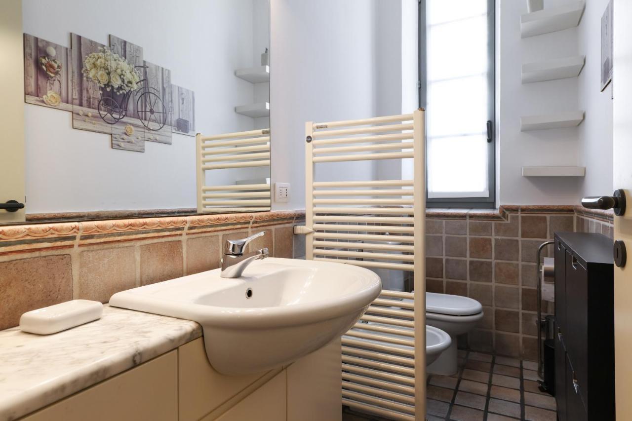 Charming San Babila Apt. มิลาน ภายนอก รูปภาพ